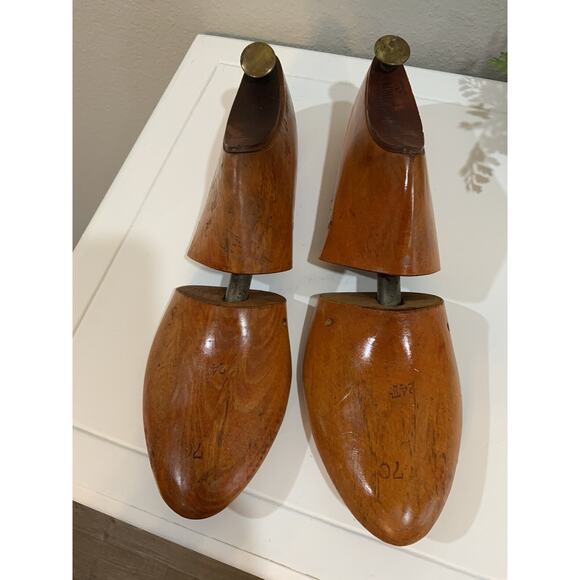 Vtg Primitive Solid Wood Brass Shoe Stretchers The John C Roberts Shoes 7 C - Picture 4 of 8